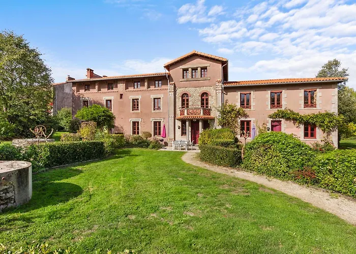 Le Gaumier بيت للعطل